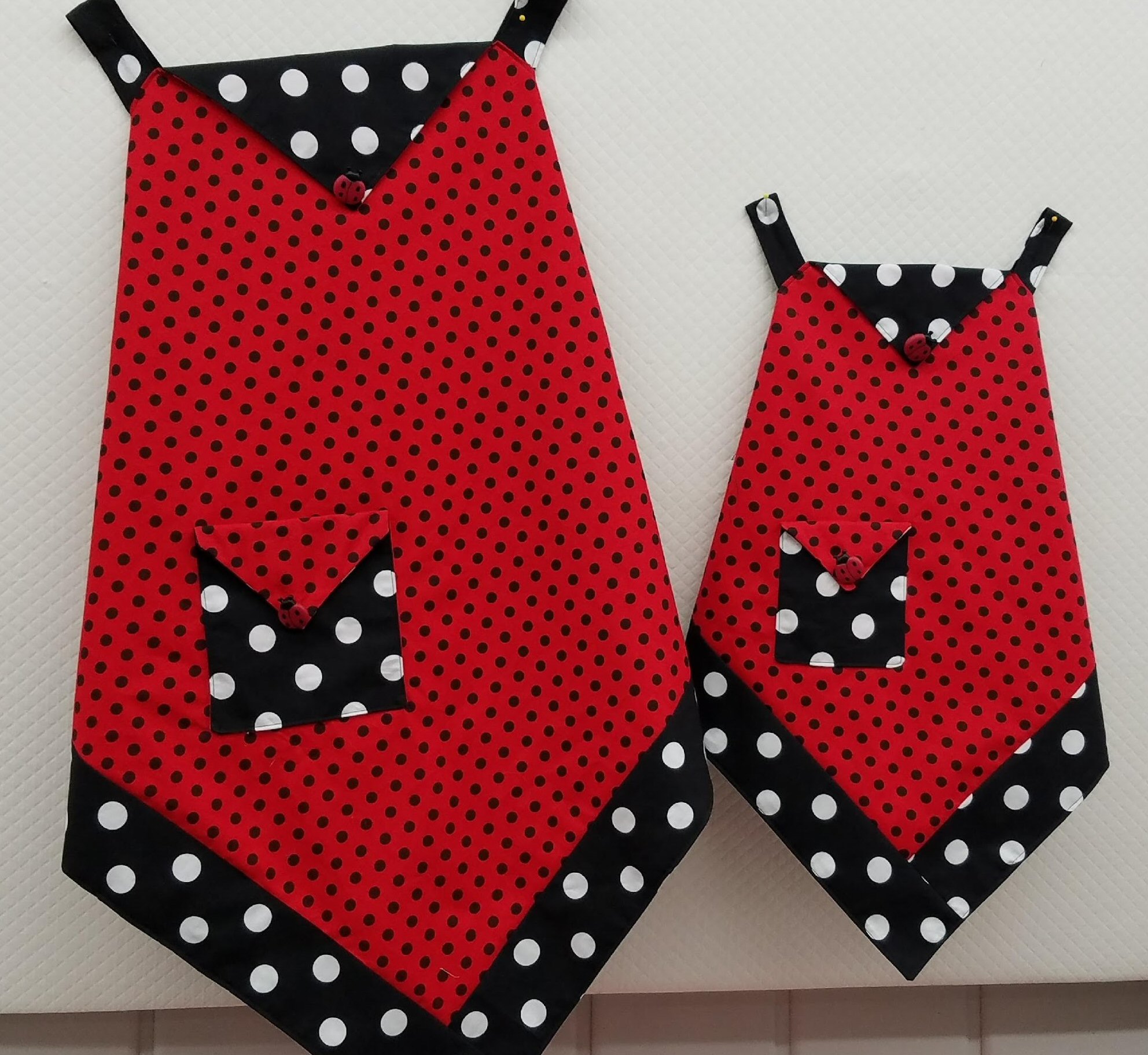 MOTHER DAUGHTER APRONS-Intermediate Sewing Level 1